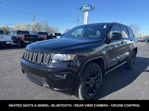 Diamond Black Crystal Pearlcoat 2021 Jeep Grand Cherokee Laredo