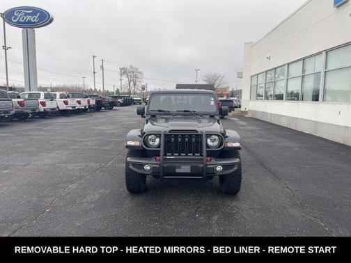 Black Clearcoat 2022 Jeep Gladiator Rubicon