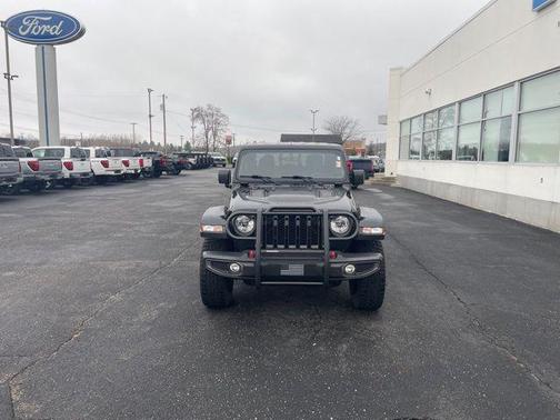 Black Clearcoat 2022 Jeep Gladiator Rubicon
