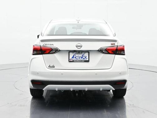 Aspen White Tricoat 2025 Nissan Versa 1.6 S