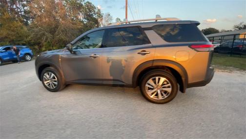 2023 Nissan Pathfinder SL 4WD