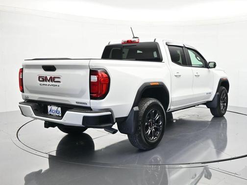 Summit White 2025 GMC Canyon Elevation