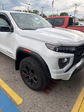 Summit White 2025 GMC Canyon Elevation