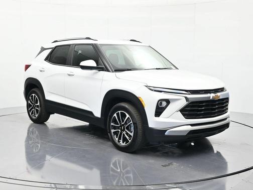 Summit White 2025 Chevrolet Trailblazer LT