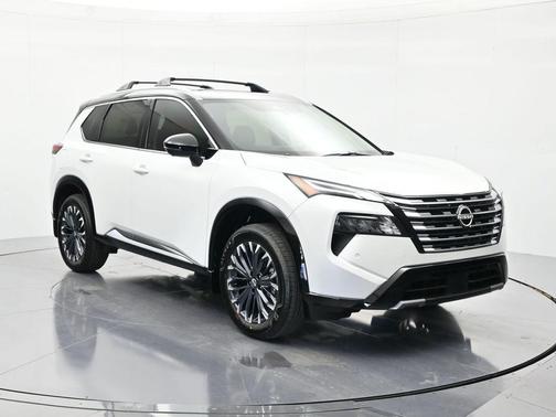 Everest White Pearl/Super Black 2026 Nissan Rogue Platinum