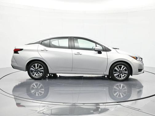 2023 Nissan Versa 1.6 SV