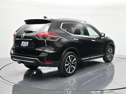 Magnetic Black Pearl 2019 Nissan Rogue SL