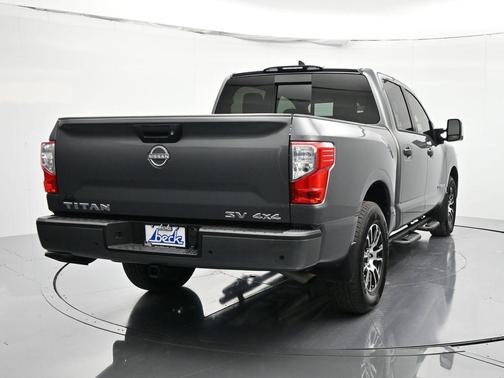 2024 Nissan Titan SV