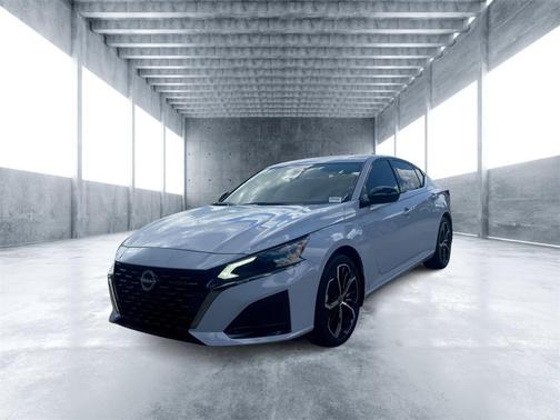 2025 Nissan Altima SR FWD