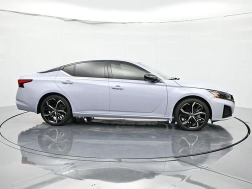 2025 Nissan Altima SR FWD