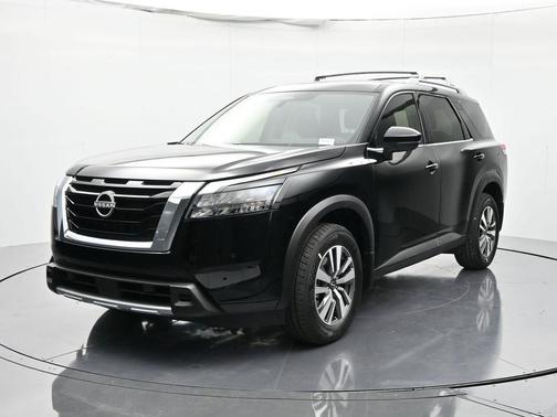 2025 Nissan Pathfinder SL FWD