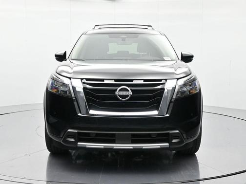 2025 Nissan Pathfinder SL FWD