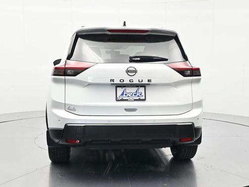 Everest White Pearl Tricoat 2026 Nissan Rogue Dark Armor