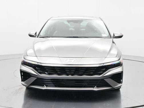 Fluid Metal 2025 Hyundai ELANTRA Limited