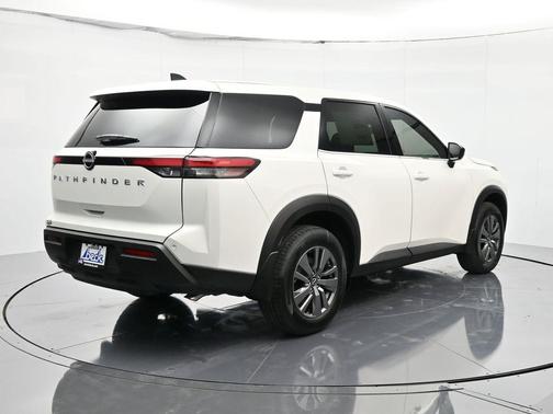 2025 Nissan Pathfinder S FWD