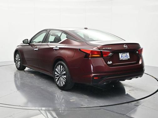 Garnet Pearl 2024 Nissan Altima 2.5 SV