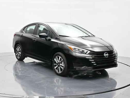 Super Black 2025 Nissan Versa 1.6 SV