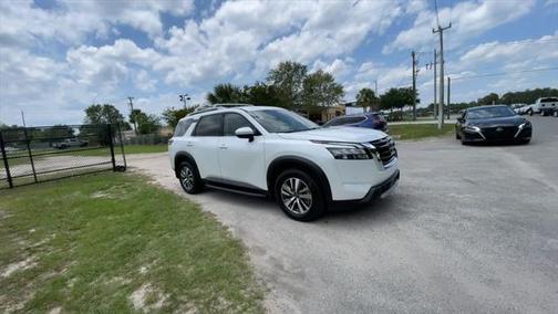 2025 Nissan Pathfinder SL FWD