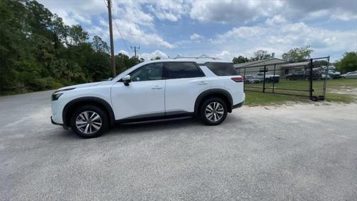 2025 Nissan Pathfinder SL FWD