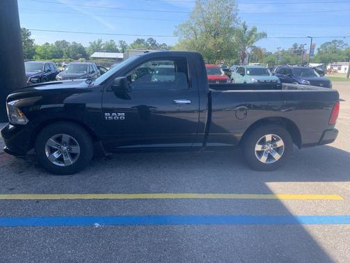 Brilliant Black Crystal Pearlcoat 2016 RAM 1500 Tradesman/Express
