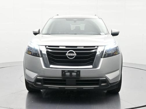 Brilliant Silver Metallic 2024 Nissan Pathfinder SV FWD