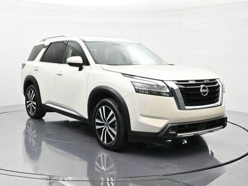 2023 Nissan Pathfinder Platinum FWD