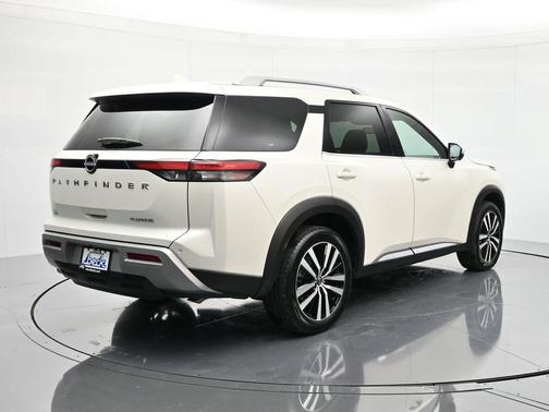 2023 Nissan Pathfinder Platinum FWD