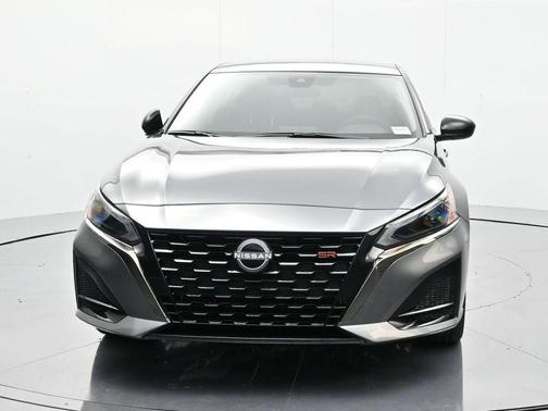 2025 Nissan Altima SR FWD