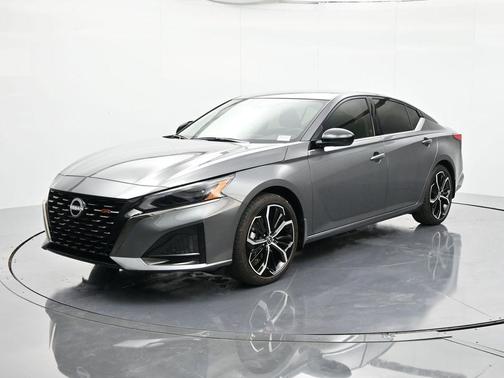 2025 Nissan Altima SR FWD