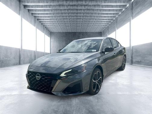 2025 Nissan Altima SR FWD