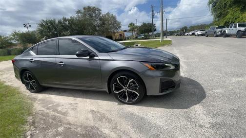 2025 Nissan Altima SR FWD