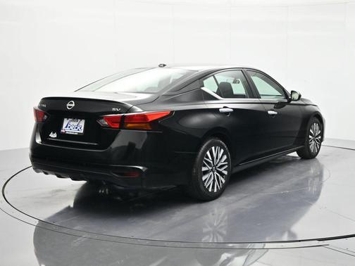 Super Black 2024 Nissan Altima 2.5 SV