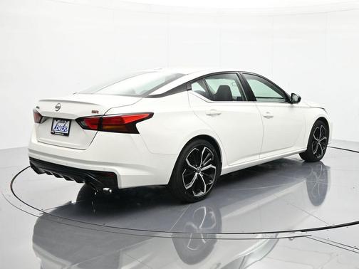 2024 Nissan Altima SR FWD