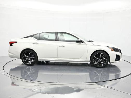 2024 Nissan Altima SR FWD