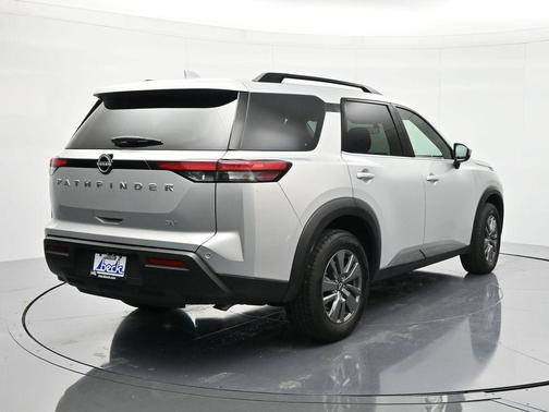 2024 Nissan Pathfinder SV FWD