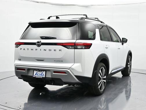 2025 Nissan Pathfinder Platinum FWD
