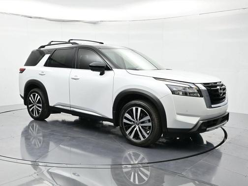 2025 Nissan Pathfinder Platinum FWD