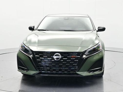 Tactical Green Metallic/Super Black 2026 Nissan Altima SR FWD