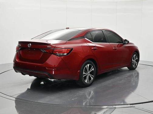 Scarlet 2022 Nissan Sentra SV