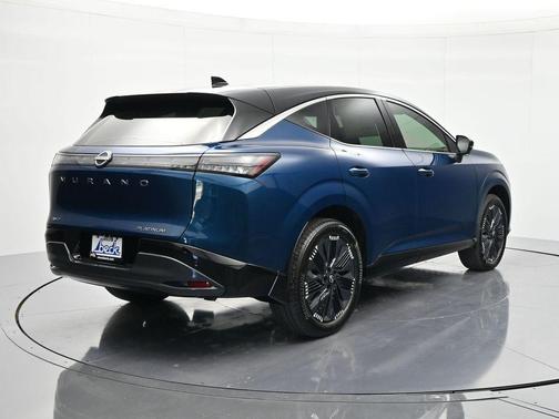 Aurora Blue Pearl Metallic/Super Black 2026 Nissan Murano Platinum
