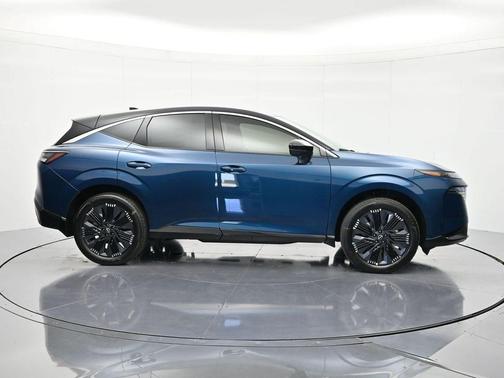 Aurora Blue Pearl Metallic/Super Black 2026 Nissan Murano Platinum