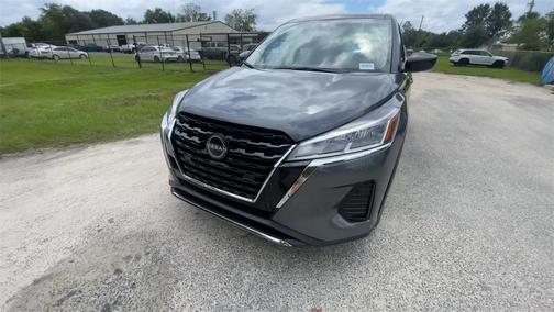 2025 Nissan Kicks S