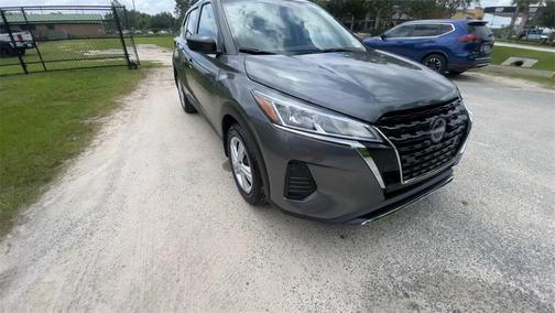2025 Nissan Kicks S