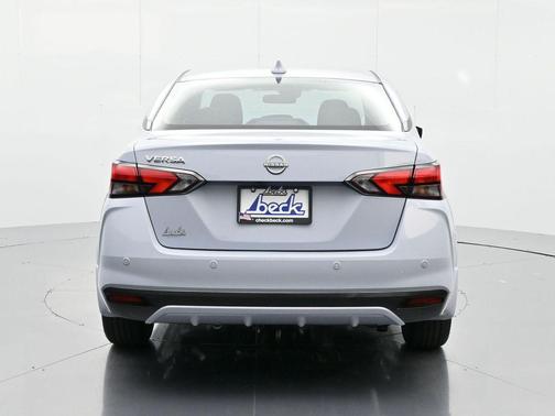 Gray Sky Pearl 2025 Nissan Versa 1.6 SV