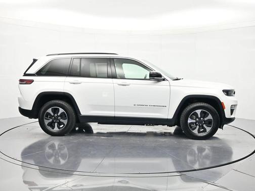 Bright White Clearcoat 2024 Jeep Grand Cherokee 4xe Base