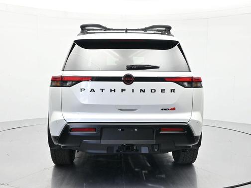 Everest White Pearl Tricoat 2026 Nissan Pathfinder Rock Creek