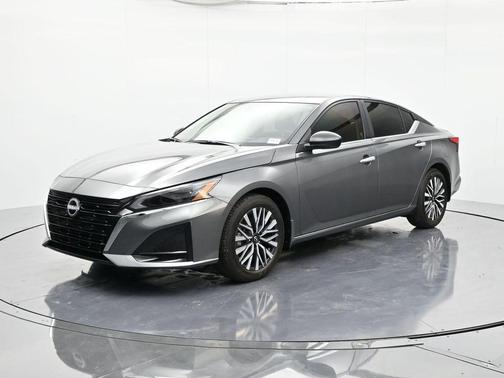 Gun Metallic 2025 Nissan Altima 2.5 SV Sedan