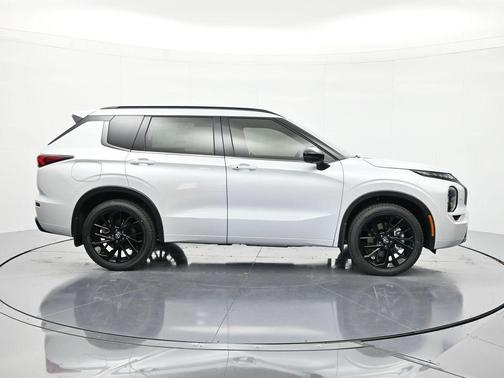 Alpine Frost 2026 Nissan Rogue Platinum