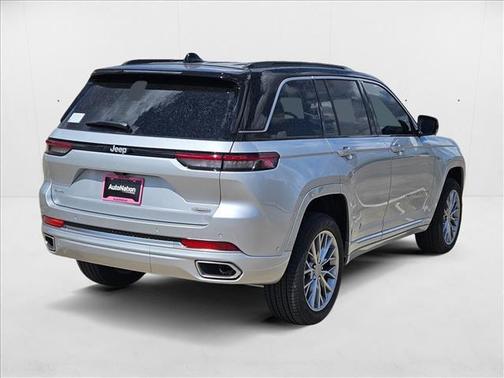 2025 Jeep Grand Cherokee Summit