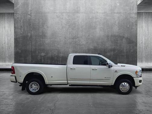 2024 RAM 3500 Limited Crew Cab 4x4 8' Box